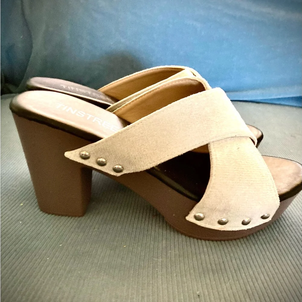 NWOB-TINSTREE Cross-Strap design 3” Heel Sandals-White, Comfortable
